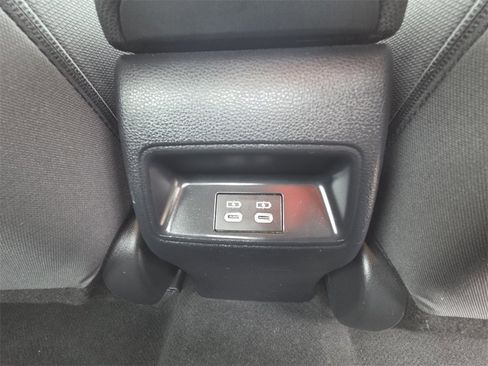 Used 2023 Toyota Corolla LE image 21