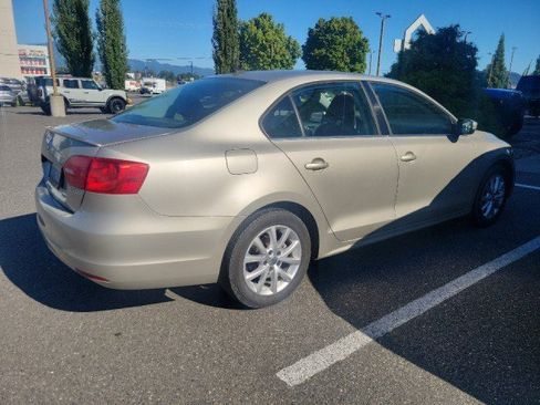 Used 2013 Volkswagen Jetta SE FWD image 7
