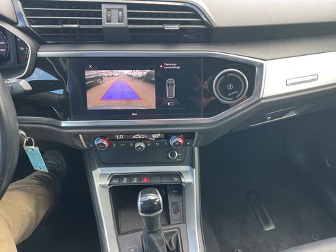 Used 2020 Audi Q3 2.0T Premium image 12
