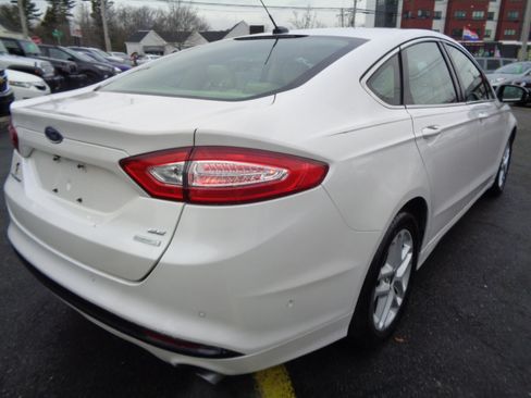 Used 2014 Ford Fusion SE w/ Equipment Group 202A image 16