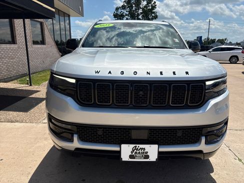 New 2025 Jeep Wagoneer Series II w/ Convenience Group I image 8