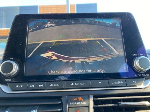 Used 2024 Nissan Altima 2.5 SV image 15