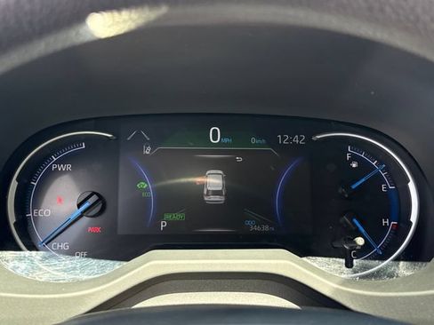 Used 2023 Toyota RAV4 LE AWD/4WD image 18