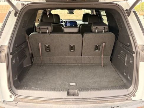 Used 2025 Chevrolet Traverse LT AWD/4WD image 12