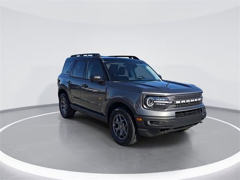Used 2023 Ford Bronco Sport Badlands image 2