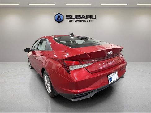 Used 2023 Hyundai Elantra SE image 3