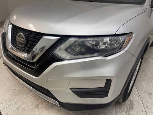 Used 2019 Nissan Rogue SV image 6