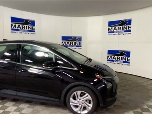 Used 2022 Chevrolet Bolt LT image 3