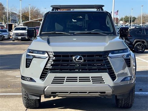 Used 2024 Lexus GX 550 image 8
