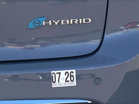 Used 2022 Chrysler Pacifica Touring-L image 7