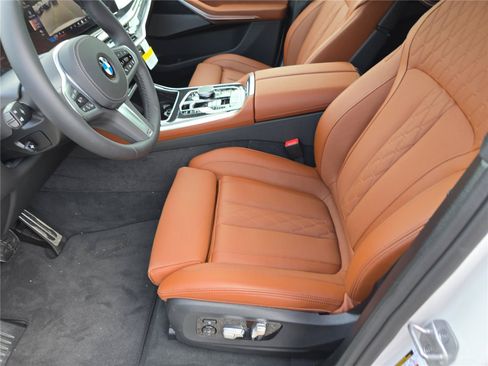 New 2026 BMW X5 xDrive40i w/ M Sport Package AWD/4WD image 21