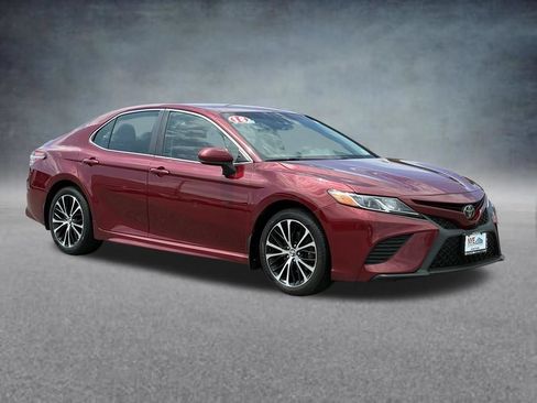 Used 2018 Toyota Camry SE FWD image 8