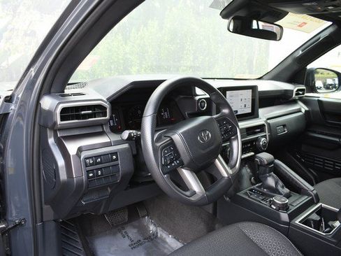 Certified 2025 Toyota 4Runner SR5 AWD/4WD image 14