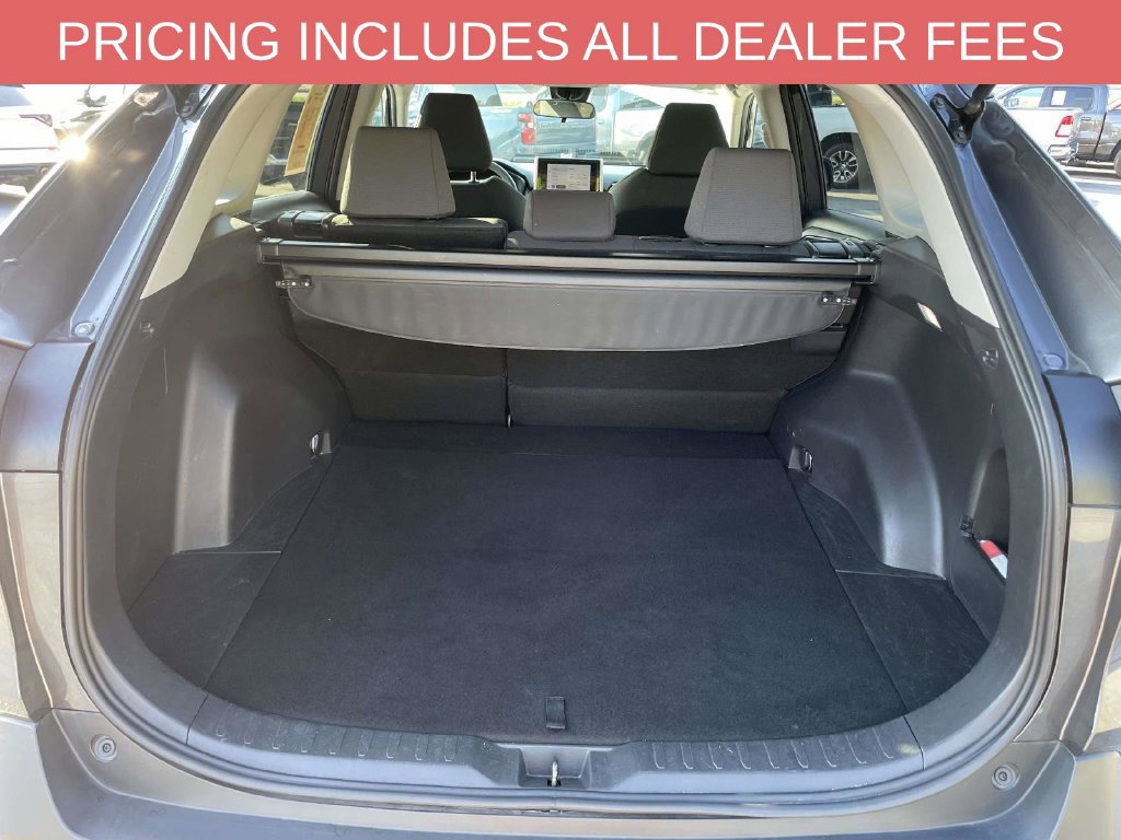 Used 2025 Toyota RAV4 XLE AWD/4WD image 21