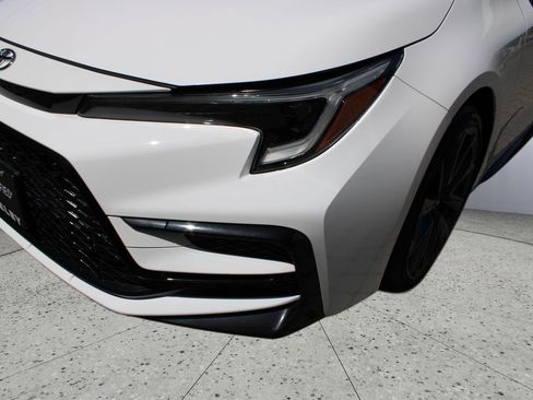 Used 2023 Toyota Corolla SE w/ SE Premium Package FWD image 10