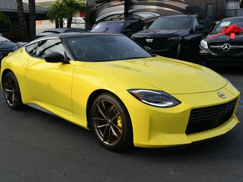 Used 2023 Nissan Z w/ Floor Mat Package (L93) RWD image 1
