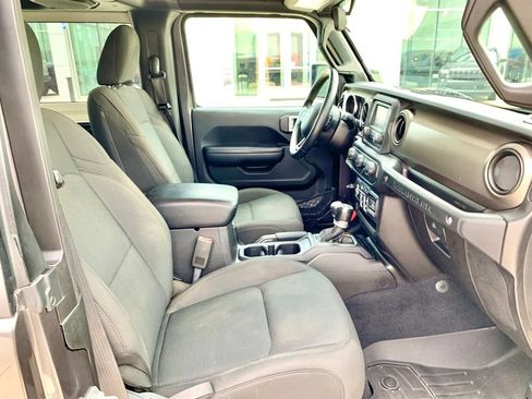 Used 2018 Jeep Wrangler Sport AWD/4WD image 22