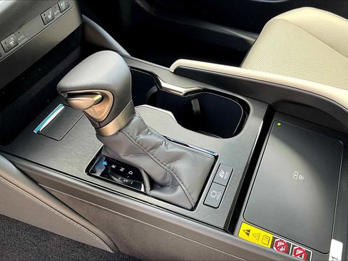 Used 2025 Lexus ES 300h w/ Premium Package image 11