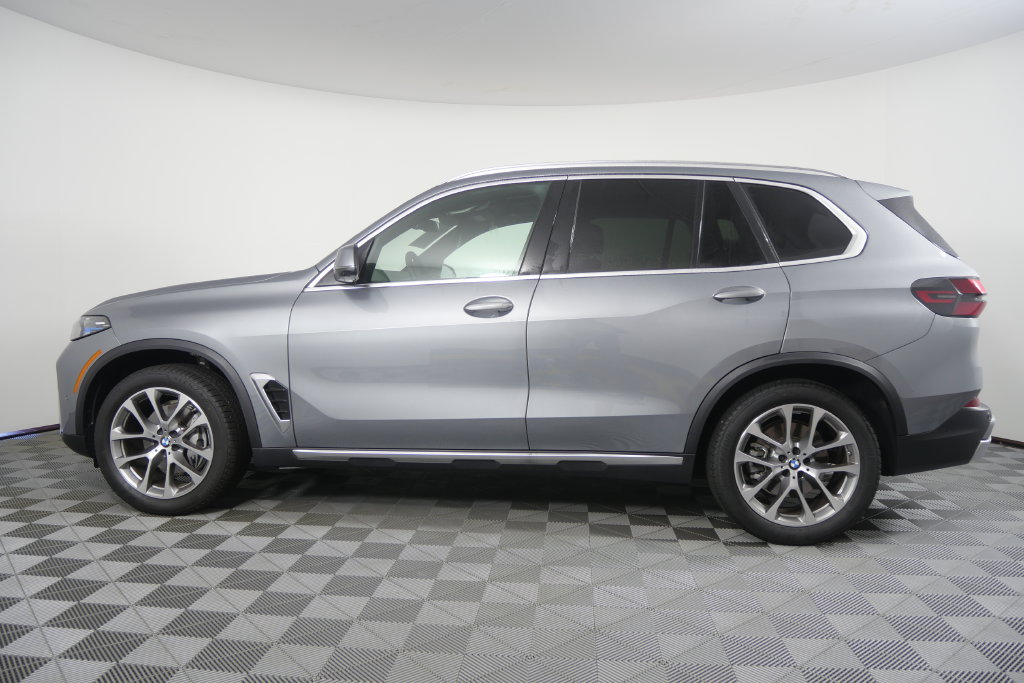 Certified 2026 BMW X5 sDrive40i RWD image 7