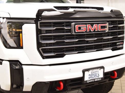 Used 2025 GMC Sierra 2500 AT4 w/ AT4 Premium Plus Package AWD/4WD image 12