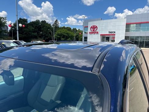 Used 2026 Toyota Sienna XLE FWD image 49