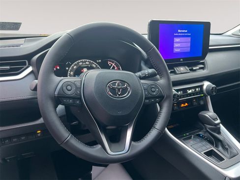 Used 2025 Toyota RAV4 XLE Premium image 12