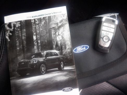 Used 2016 Ford Explorer Limited image 30