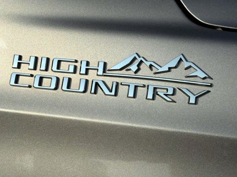 Used 2024 Chevrolet Tahoe High Country AWD/4WD image 8