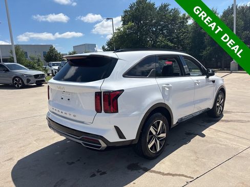 Used 2022 Kia Sorento S w/ Panoramic Sunroof Package FWD image 5
