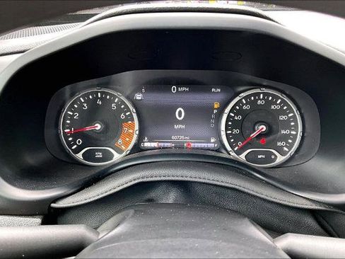 Used 2023 Jeep Renegade Latitude AWD/4WD image 19
