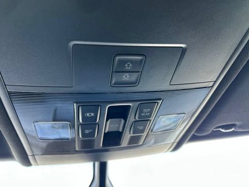 Used 2022 Volkswagen Atlas Cross Sport SE FWD image 17