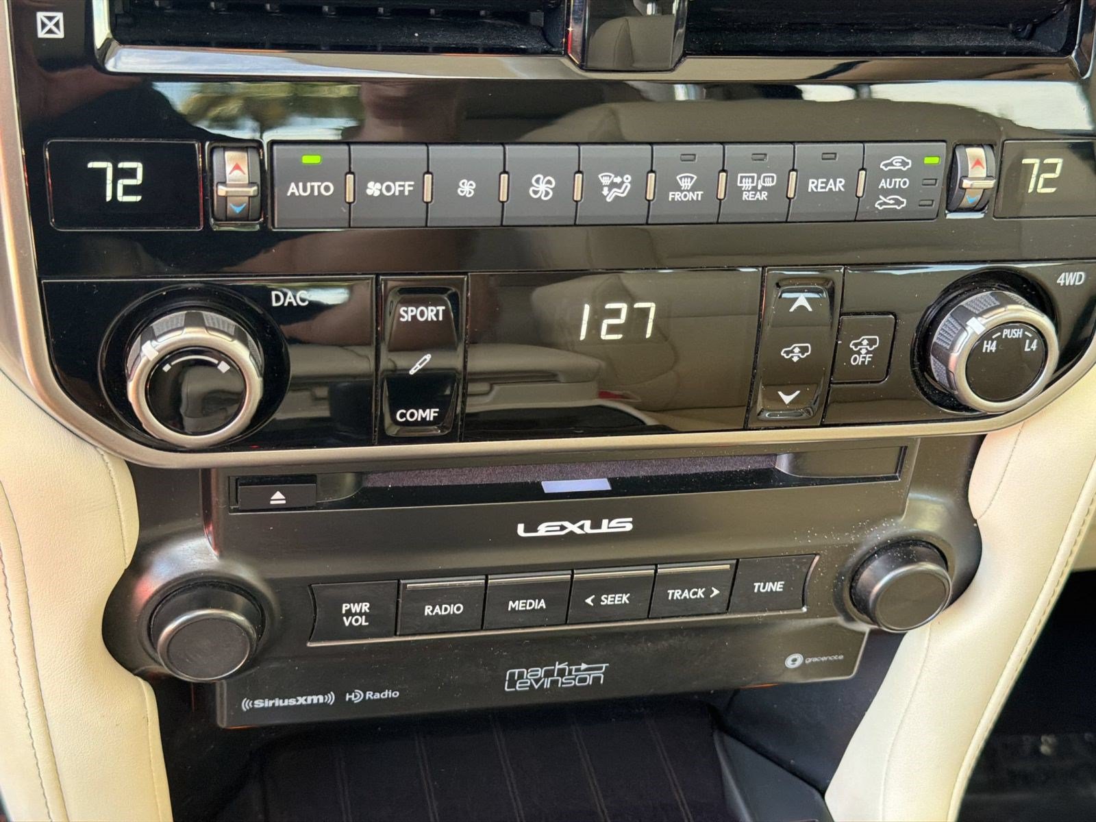 Used 2023 Lexus GX 460 Luxury w/ Sport Design Package AWD/4WD image 16
