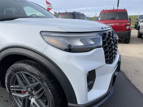 New 2026 Ford Explorer ST-Line w/ ST-Line Street Pack image 30