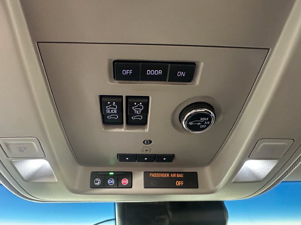Used 2020 Cadillac Escalade Luxury AWD/4WD image 35