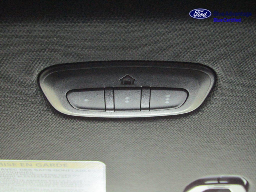 Used 2025 RAM 1500 4x4 Crew Cab image 40