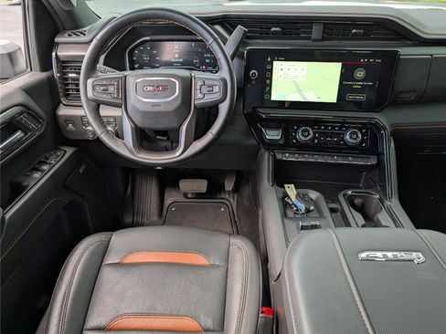 Used 2024 GMC Sierra 2500 AT4 w/ Technology Package AWD/4WD image 32