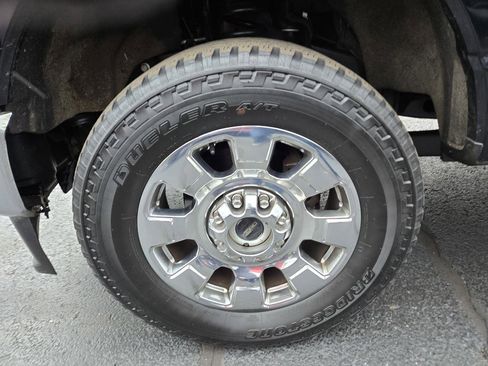 Used 2023 Ford F350 Lariat w/ Chrome Package image 44