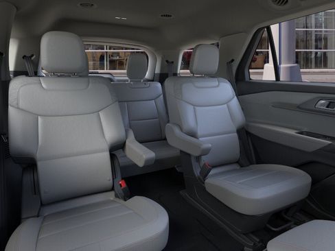 Used 2026 Ford Explorer Active w/ Active Comfort Package AWD/4WD image 11