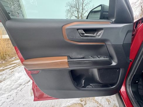 Used 2021 Ford Bronco Sport Outer Banks w/ Outer Banks Package (96D) image 22