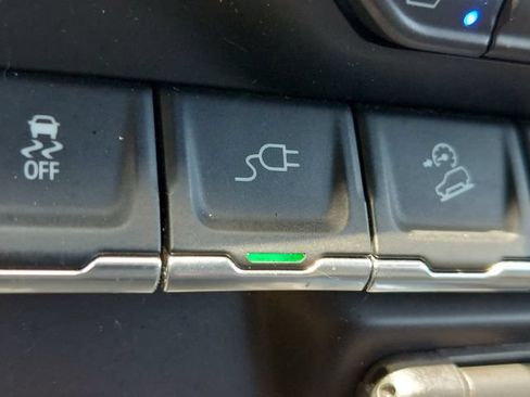 Used 2019 GMC Sierra 1500 AT4 w/ AT4 Premium Package AWD/4WD image 34