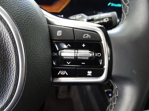 Used 2025 Kia Sorento S AWD/4WD image 8