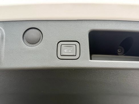 New 2025 Chevrolet Equinox ACTIV w/ Safety and Technology Package image 16