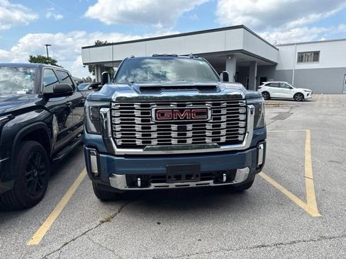 Used 2025 GMC Sierra 2500 Denali w/ Denali Reserve Package AWD/4WD image 4