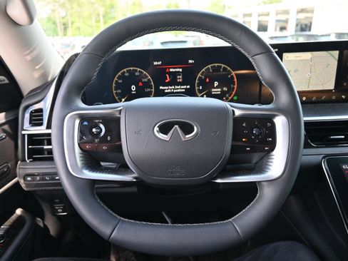 Used 2026 INFINITI QX80 Luxe RWD image 6