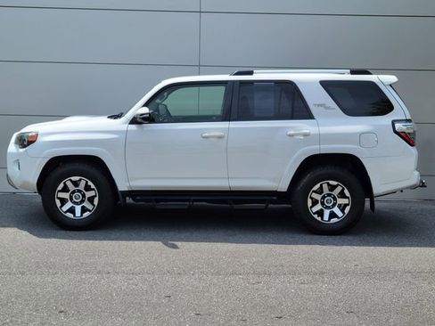 Used 2018 Toyota 4Runner TRD Off-Road Premium AWD/4WD image 2