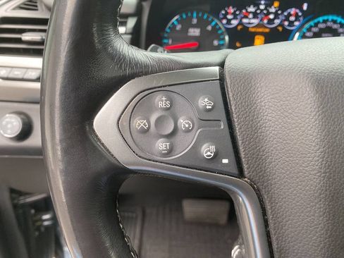 Used 2020 Chevrolet Suburban Premier AWD/4WD image 16