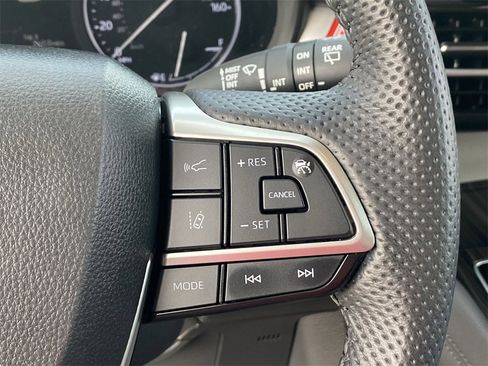 Certified 2024 Toyota Sienna Limited image 25