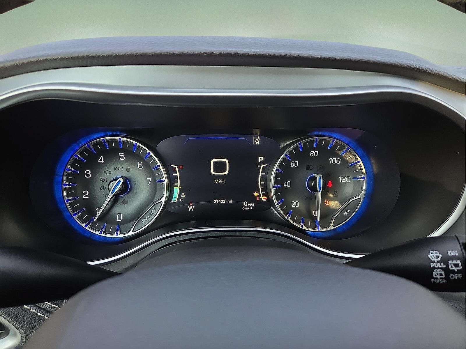 Used 2025 Chrysler Pacifica Limited FWD image 23