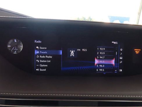 Used 2019 Lexus LS 500 w/ Interior Upgrade Package RWD image 27