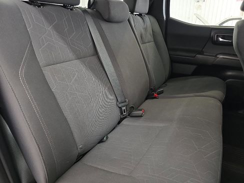 Used 2019 Toyota Tacoma TRD Off-Road image 33